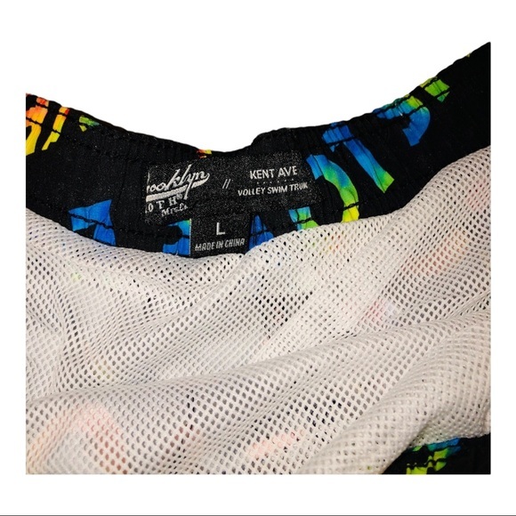 Black rainbow‎ printed ‘love is love’ men swim trunks New size large - Picture 5 of 6
